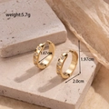 Boucles d'oreilles minimalistes en acier inoxydable doré avec micro-cristaux brillants - Style Boucles d'Oreilles Créoles en Strass Dorées (ER-581)