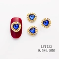 Abalorio de uñas corazón de lujo con cristal azul profundo y borde dorado de strass - Estilo de Corazón Azul (1723)