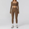 Naadloze yoga set in mokkabruin met top met lange mouwen en legging met hoge taille - S / Lange Mouwen + Leggings / Cacaobruin