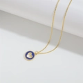 Elegante collana dorata con pendente a disco in smalto blu scuro e cuore cavo - Cuore Blu (XL3349-1)