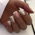 Klassische weiße französische Press-on-Nägel mit Goldglitzer-Verlauf in langer Quadratform - Französischer Weißer und Silberner Glitzerstil (JP2287)