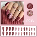 Faux ongles à presser bordeaux avec motifs de cœur et strass de forme cercueil - D933 (Style Colle)