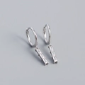 Eleganti orecchini a cerchio in argento S925 con tre zirconi rettangolari verticali - Argento 925 / Placcato Platino - Zircone Bianco