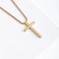 Gouden roestvrijstalen kruishanger ketting met boxketting op een witte ondergrond - Goud Middel / 43mm x 25mm