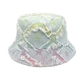 Detalle de bordes deshilachados y patchwork de estrella en gorro de denim - M (56-58cm) / Azul claro