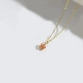 Collier minimaliste en or avec pendentif étoile en cristal orange poli sur une chaîne fine - Orange (Or)