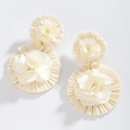 Handmade raffia flower earrings in off-white fabric and bohemian geometric design - Beige