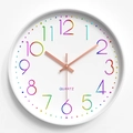 Dettaglio dell'orologio da parete 30cm con numeri 3D arcobaleno e lancette oro rosa - Stile E Arcobaleno Cornice Bianca / 12 Pollici