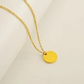 Collier en acier inoxydable doré avec un pendentif circulaire et la lettre L gravée - Lettre L (Chaîne Incluse)