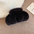 Pince à cheveux papillon en fausse fourrure noire au style hivernal élégant - Pince à Cheveux en Peluche Fausse Fourrure (84#) / Noir