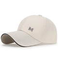 Berretto da baseball beige con logo M in metallo e visiera lunga per protezione solare - Regolabile / Beige Chiaro