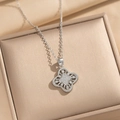 Collier fleur évidée en argent serti de zircons dans son écrin de luxe champagne - Argenté
