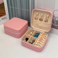 Boîte à bijoux rose portable avec design en cuir PU carré et fermeture éclair dorée - Version Pu - Couleur Rose ; 10*10*5