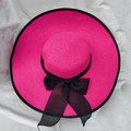 Cappello da sole rosa acceso a tesa larga con grande fiocco in rete nera elegante - Taglia Unica (55-58cm) / Rosso rosa con bordo nero