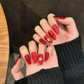 Faux ongles amande rouge œil de chat avec paillettes et grands strass brillants - 2621 Ovale Moyen (Œil de chat rouge avec strass) / Très Petit (XS)