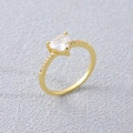 Bague cœur dorée avec pierres de zircon et serti micro-pavé sur l'anneau - Cœur Taille 9