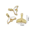 Set of three gold plated fishtail shell pendants for jewelry making with 1.4cm size detail - Fish Tail (Natural Shell)