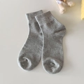 Vertical ribbed grey cotton socks for women in minimalist Japanese style ankle height - Light Gray