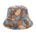 Cappello da pescatore invernale in peluche con motivi geometrici a blocchi di colore - M (56-58cm) / Marrone