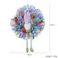 Dimensions de la couronne de nain de Pâques avec hauteur de 57cm et largeur de 42cm - Bleu