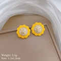 Detail of yellow flower stud earrings with zircon centers and product size specifications - Copper Gold Plated / Sunflower Stud