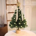 Mini albero di Natale da tavolo con luci LED calde, stella di paglia e base in legno - Versione Semplice 50cm