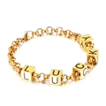 Goldenes Titanstahl-Kettenarmband mit fünf Lucky-Buchstabenwürfeln und Karabinerverschluss - Gold
