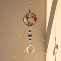Nahaufnahme vom Lebensbaum Sonnenfänger mit Kristallperlen und Regenbogen-Lichtreflexen - Runder Lebensbaum / 42cm