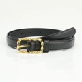 Cintura da donna in pelle PU nera con fibbia in metallo intrecciato dorato su sfondo bianco - Nero