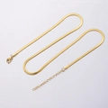 Vista detallada de cadenas de serpiente planas chapadas en oro de 18k con cierre sobre fondo blanco - Dorado 3mm*45cm+5cm