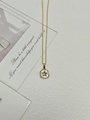 Collana con ciondolo a stella dorata con intarsio in conchiglia per look quotidiano - Stella