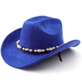 Détail d'un chapeau de cow-boy bleu roi en suédine avec bandeau en perles et coquillages - Bleu saphir