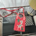 Mini sac bandoulière en tricot rouge avec motifs de cerf blanc et sapin de Noël vert - Cerf Rose Rouge (Sac de Téléphone)