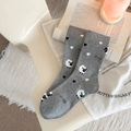 Chaussettes grises en coton avec motif de mouton mignon et petits cœurs pour femmes - Gris clair