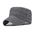 Dettaglio del cappello militare in cotone lavato con occhielli e cuciture decorative - Regolabile / Grigio Lavato