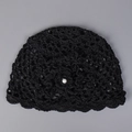 Detalle de gorro de ganchillo negro con calado y adorno de perla blanca central - M (56-58cm) / Negro
