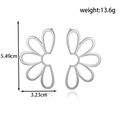 Orecchini a fiore traforati in acciaio al titanio argento con specifiche di misura - Stile Fiore (ER-1660) / Argento