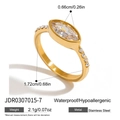 Detailansicht des Goldrings aus Edelstahl mit Markiseschliff-Zirkon und Abmessungen - US 7 / Marquise Zirkonia Ring