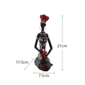 Afrikanische Stammesfrau Figur kniend mit Keramiktopf in blau-rotem Kleid Dekor - Roter Hut Blaue Kleidung Rote Flasche Rrw049