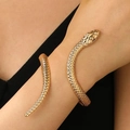 Elegante anillo de serpiente retorcida en acabado dorado con texturas de escamas - Pulsera de Serpiente Dorada