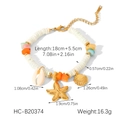 Vista detallada de pulsera playera con dijes de estrella de mar y dimensiones - Estilo de Vieira y Estrella de Mar con Cuentas de Colores (HC-B20374)
