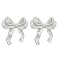 Orecchini a perno a fiocco in acciaio inossidabile argento lucido per donna su sfondo bianco - Fiocco Concavo (3726) / Color Acciaio