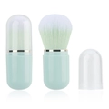 Draagbare capsule make-up kwast met mintgroen handvat en wit-groene kleurverloop borstels - Lichtblauw