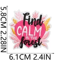 Detalle de parche bordado de corazón con texto y marcas de dimensiones exactas del diseño - Patrón Find CALM IN THE forest (X3SJ-11-24) / 1 Pieza