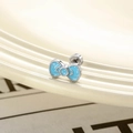 Orecchino a bottone a fiocco in smalto blu con base argentata e glitterato - Fiocco Blu (Pezzo Singolo)