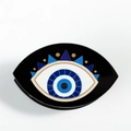 Detailopname van de evil eye haarklem met blauwe en witte harsdetails - Stijl 1