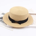 Chapeau de paille à haut plat marron clair avec ruban noir et texture vintage - Beige