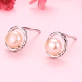 Boucles d'oreilles double anneau argenté avec perles roses rondes et brillantes - Style Or Blanc Argent 925 / Perle Rose (Couleur Platine)