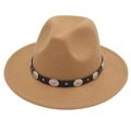 Chapeau Fedora classique camel en feutre avec ruban en cuir et disques métalliques - M (56-58cm) / Chameau