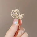 Elegant gold rose brooch pin with sparkling crystals and a round imitation pearl - 418# Rose